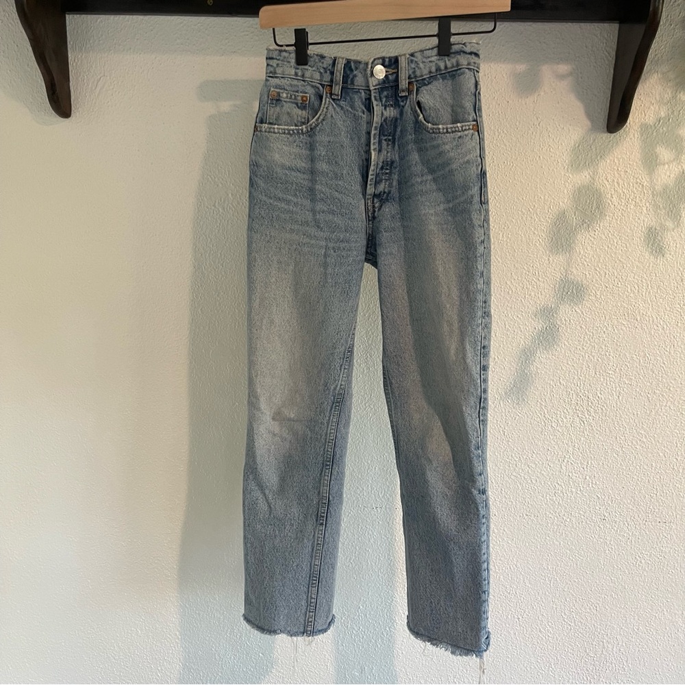 Zara High Rise Mom Jean Size 0